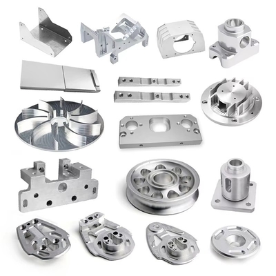 Équipement d'usinage CNC pour pièces en aluminium plat et anodisé en acier inoxydable personnalisées
