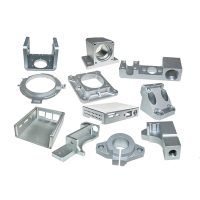 Équipement d'usinage CNC pour pièces en aluminium plat et anodisé en acier inoxydable personnalisées