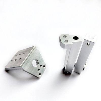 Parties d'estampage à usinage CNC en acier inoxydable pour produits de matériel de précision en vrac