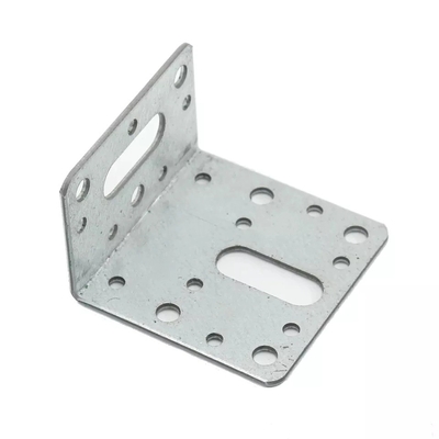 Processus d'emboutissage des supports d'angle métallique de type L de 90 degrés pour les produits de matériel de précision