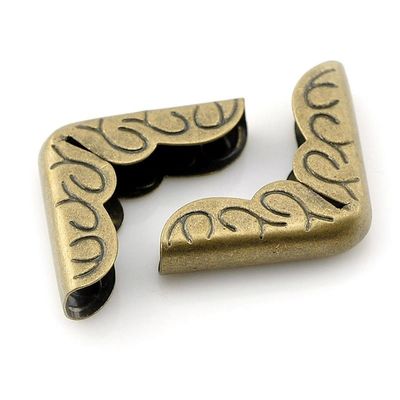 Produits de quincaillerie de précision avec revêtement en poudre