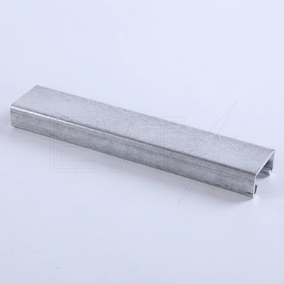 Produits de matériel de précision zinc plaqué C-Purlin C-Channel fabriqués en usine