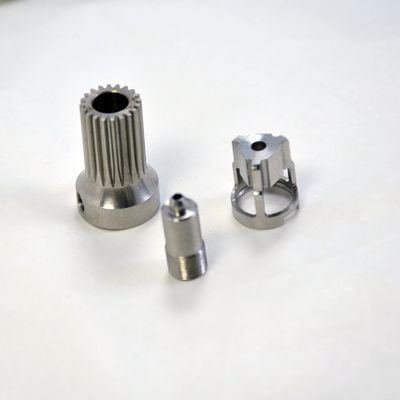 Parties et services de matériel pour le traitement de l'acier inoxydable OEM CNC