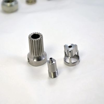 Parties et services de matériel pour le traitement de l'acier inoxydable OEM CNC