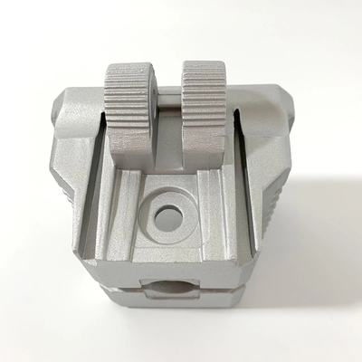 Coulée sous pression de fenêtre en aluminium de haute précision sur mesure pour les composants de matériel CNC OEM