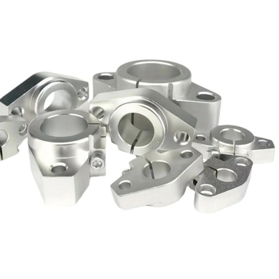 Pièces de matériel CNC à 5 axes en acier inoxydable pour le matériel de construction traitées par estampage