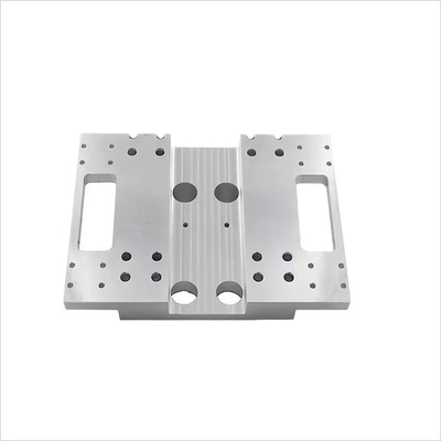Processus d'estampage des produits de matériel usinés CNC en laiton en aluminium